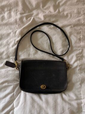 Coach Vintage Classic Black Leather Crossbody Shoulder Bag